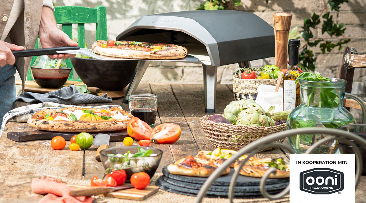 Gedeckter Tisch mit Ooni Pizzaofen