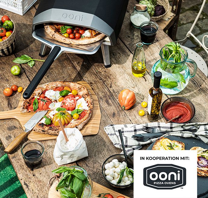 Gedeckter Tisch mit Ooni Pizzaofen